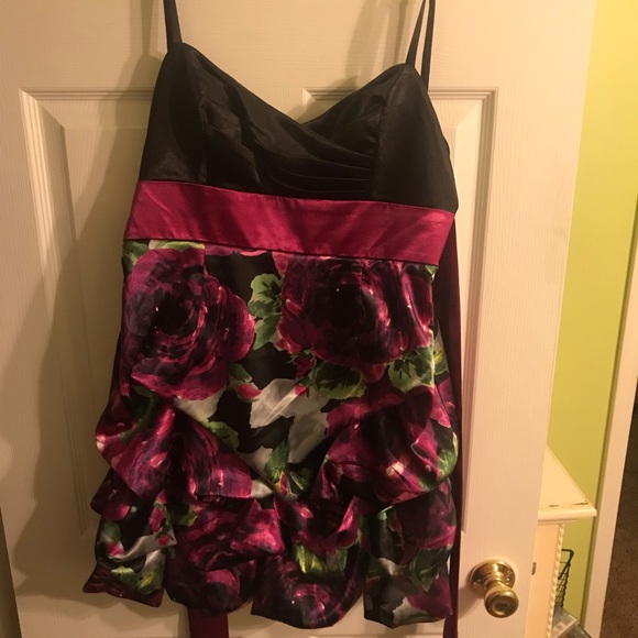 Homecoming/Prom Dress - Picture 1 of 3